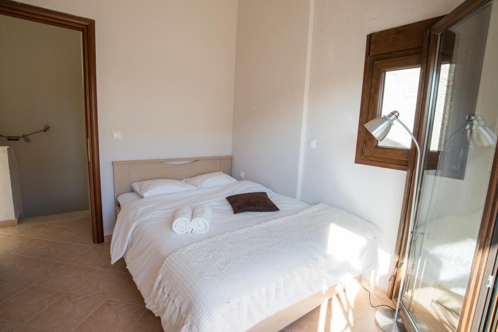 Bouganvillia Homes Nikiti  Zimmer foto