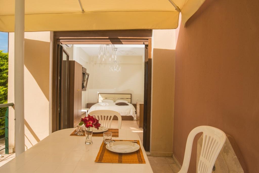 Bouganvillia Homes Nikiti  Zimmer foto